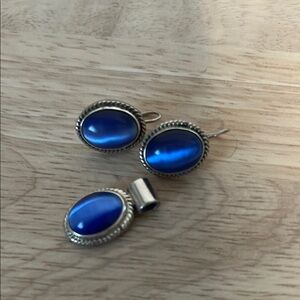 Blue Oval Jewelry Set
Pendant with matching earrings 
Set in silver